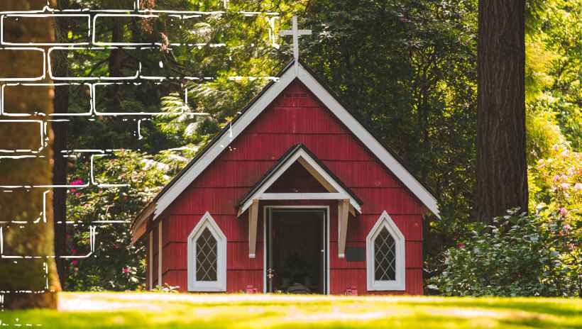 una iglesia pequeña hecah en madera