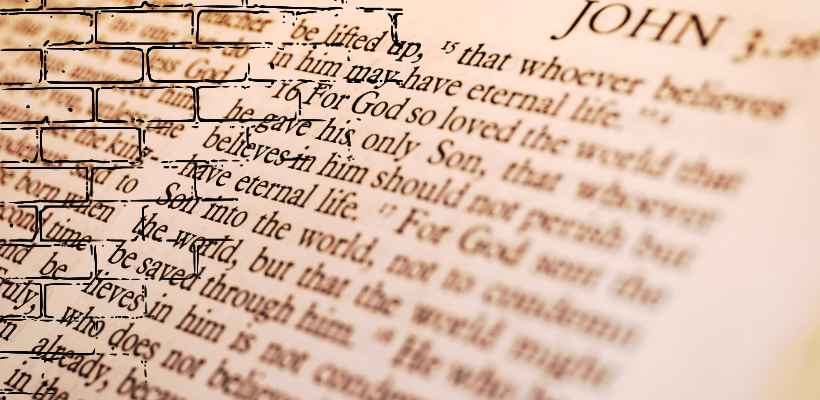 biblia abierta en Juan 3:16